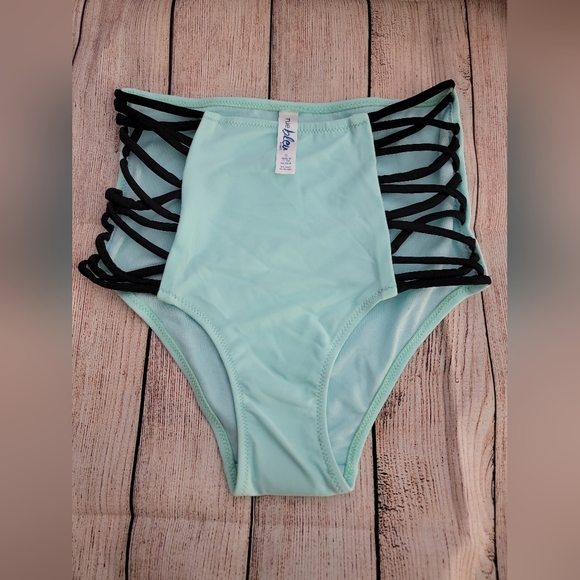 Ladies 2pc Swimwear - Picture 3 of 6